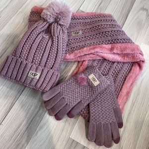 Brand new Ugg hat and scarf with matching gloves set !!!